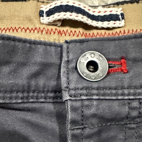 IZOD Men's Dark Gray Straight-Leg Jeans - Picture 6 of 7